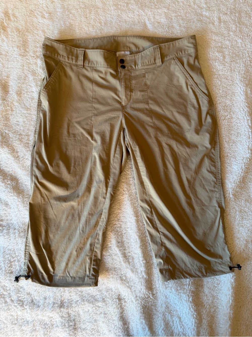 Columbia Lightweight Tan Capri Pants